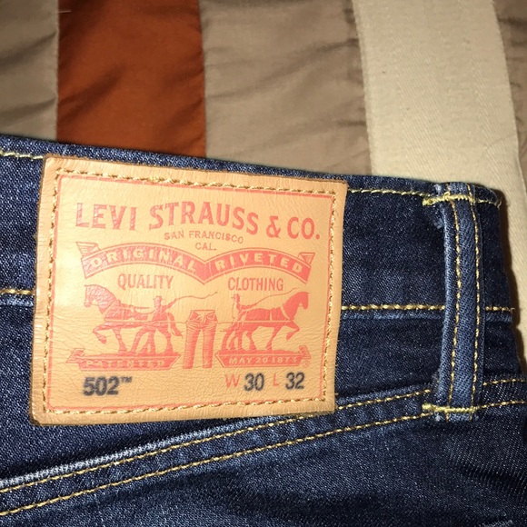 Men’s Levi’s Jeans - Picture 2 of 3